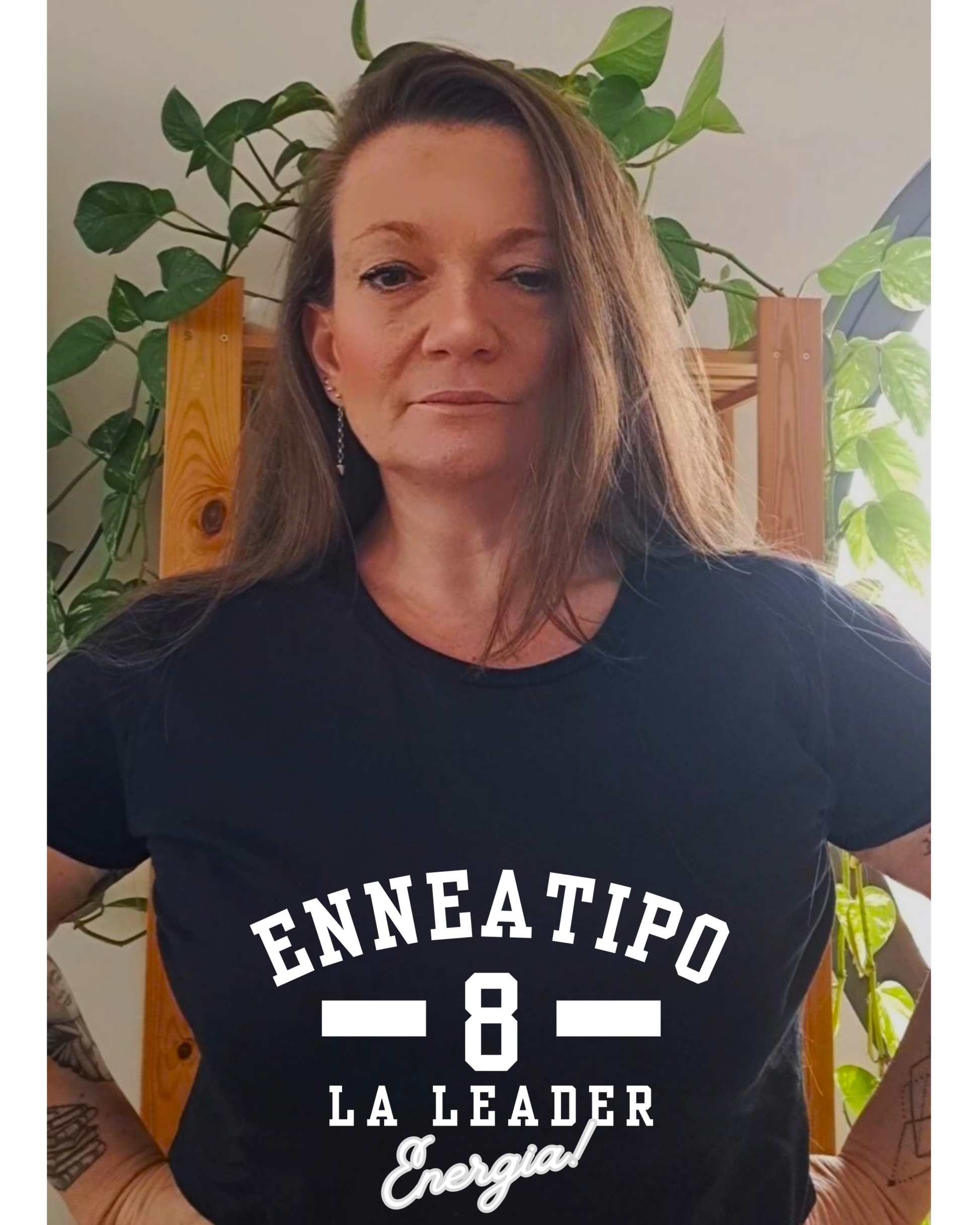 Maglietta Enneagramma, t shirt con descrizione Enneatipo 8, magliette a tema psicologia, bioenergetica, counseling, gestalt, yoga, mindfulness. 