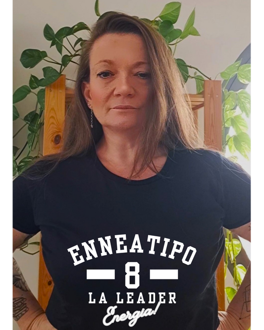 Maglietta Enneagramma, t shirt con descrizione Enneatipo 8, magliette a tema psicologia, bioenergetica, counseling, gestalt, yoga, mindfulness. 